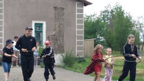 Подвижные эстафеты на свежем воздухе