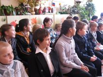 Конкурсная программа для мам и девочек  «Ласково тебя обниму» (1-4 кл)