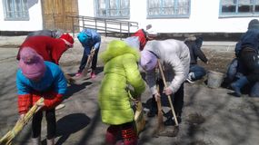Субботник в МБОУ Россошанской ООШ